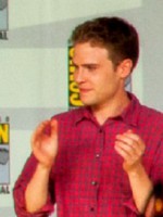 Iain De Caestecker