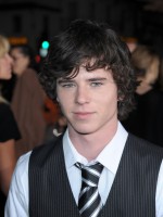 Charlie McDermott