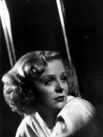 Gloria Stuart