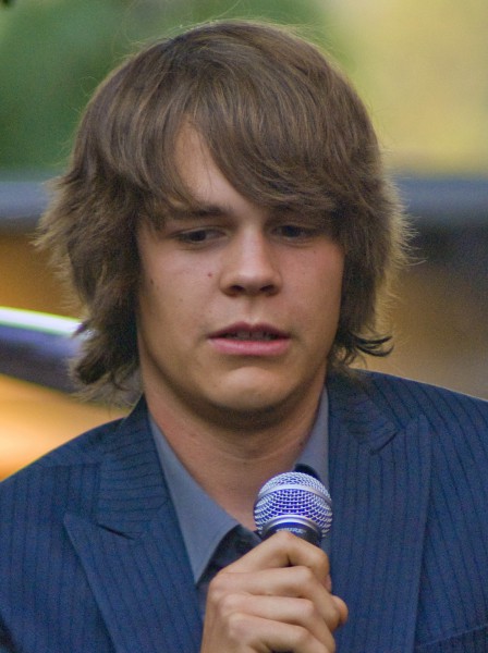 Johnny Simmons