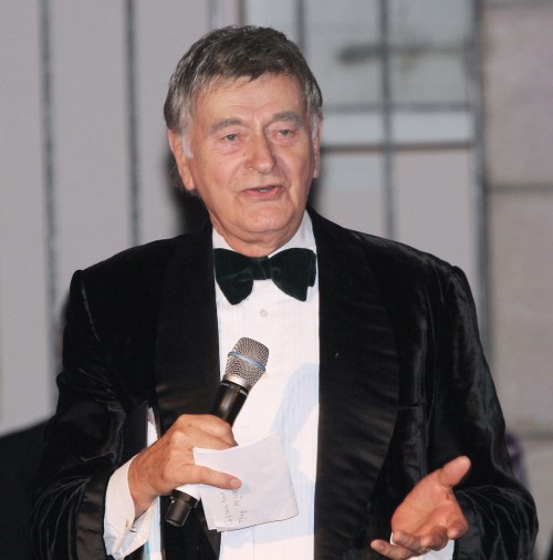 Barrie Ingham