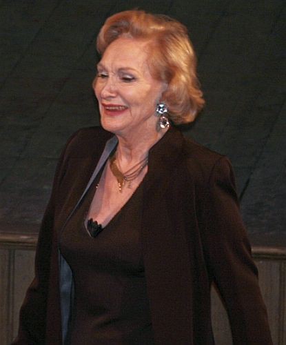 Siân Phillips