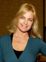 Erika Eleniak