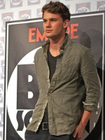 Jeremy Irvine